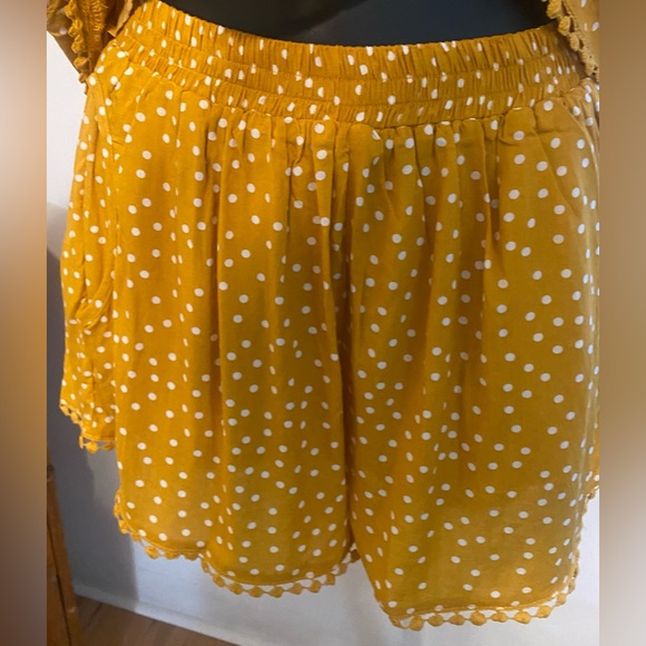 2 Piece Polka Dot Short and Top Set. Color: Multi -Yellow/White - Picture 6 of 10